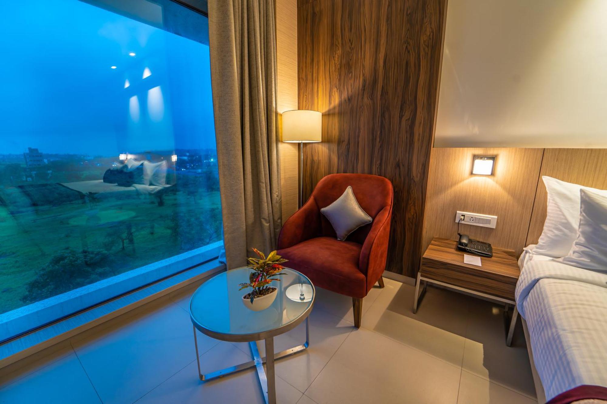 Rakabi The Fern, Igatpuri Hotell Rum bild